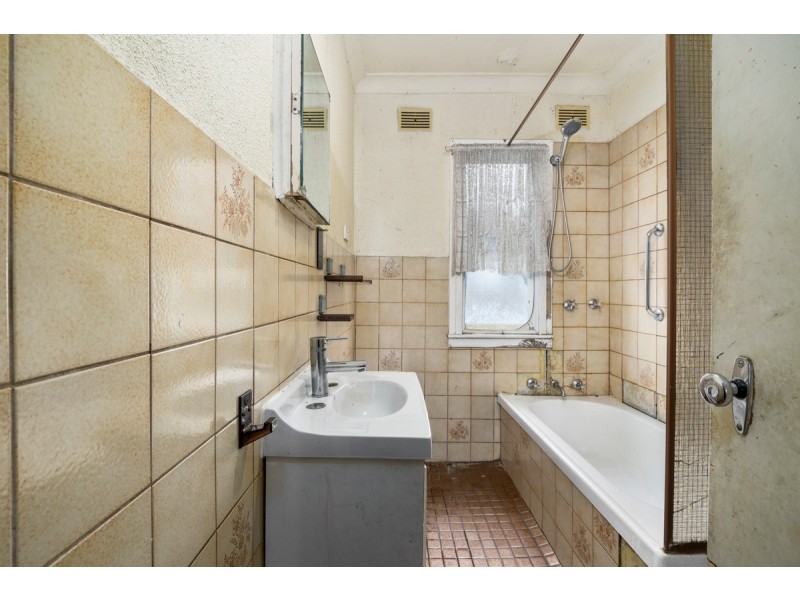 9 Luzon Avenue, Lethbridge Park NSW 2770