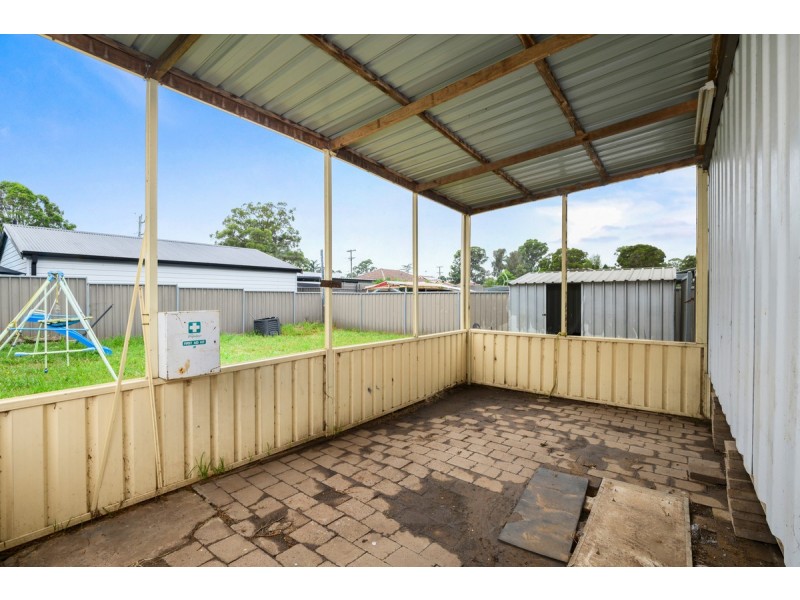 9 Luzon Avenue, Lethbridge Park NSW 2770