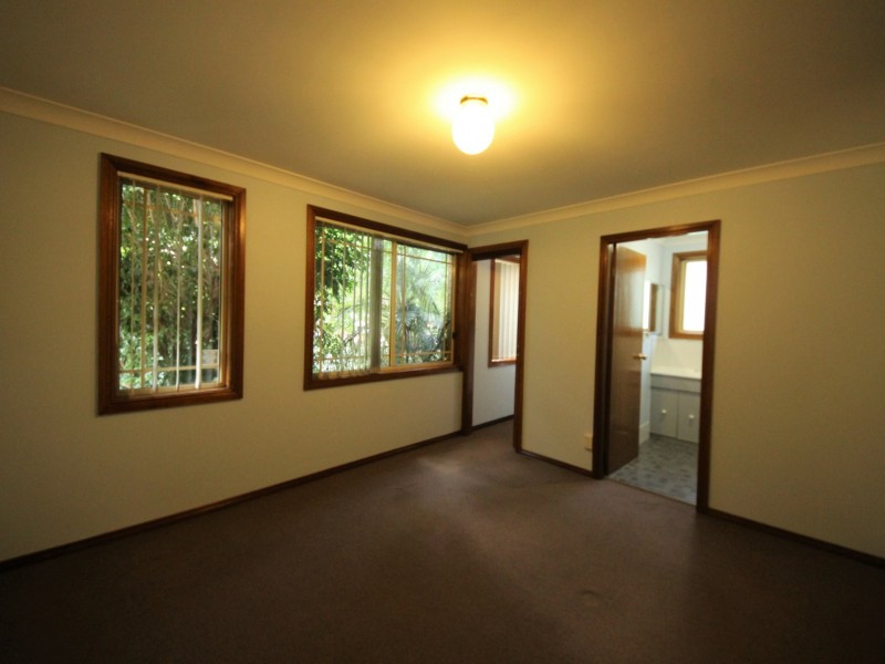 18 Fitzgerald Place, Glenmore Park NSW 2745