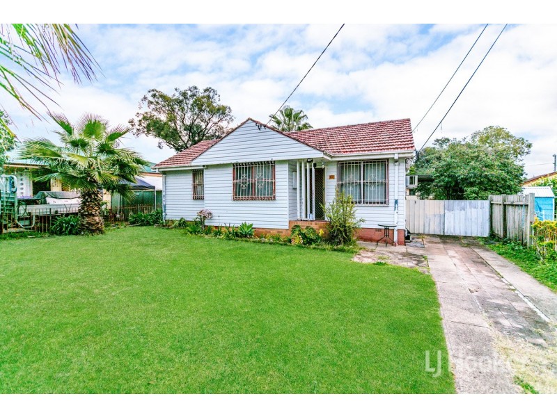 22 Aitape Crescent, Whalan NSW 2770