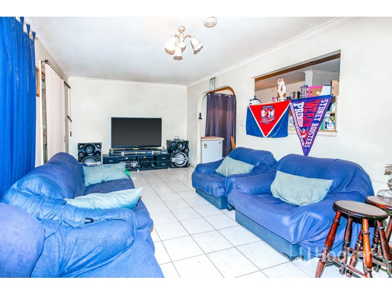 22 Aitape Crescent, Whalan NSW 2770