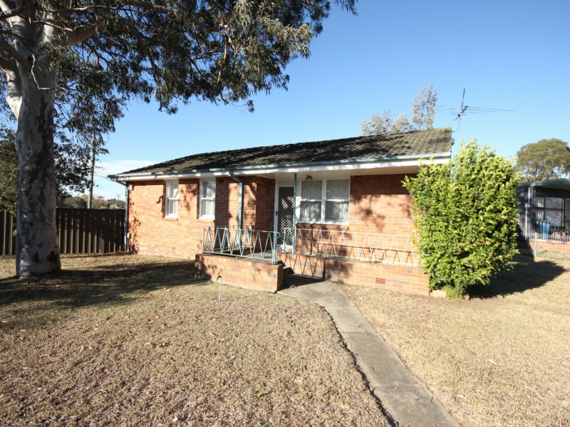 8 Palmyra Avenue, Lethbridge Park NSW 2770
