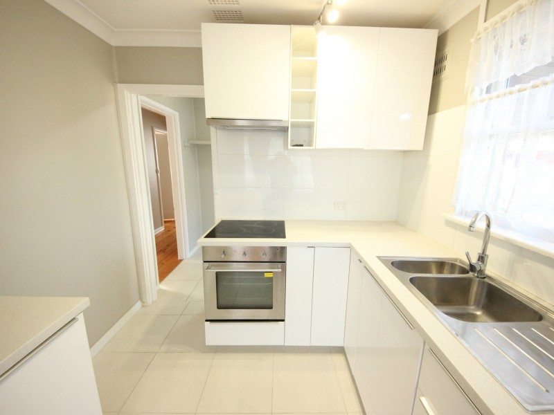 8 Palmyra Avenue, Lethbridge Park NSW 2770