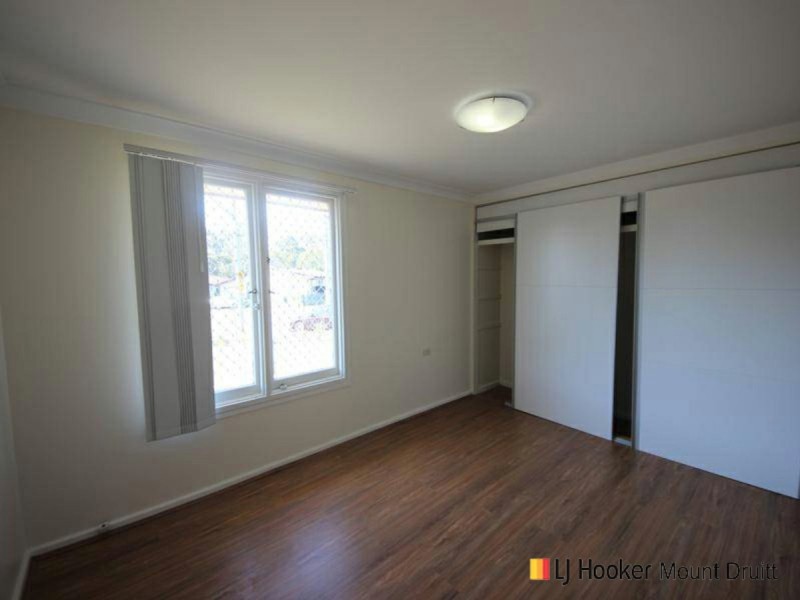 33 Captain Cook Drive, Willmot NSW 2770