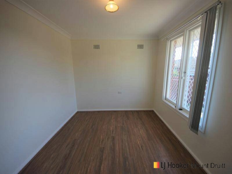 33 Captain Cook Drive, Willmot NSW 2770