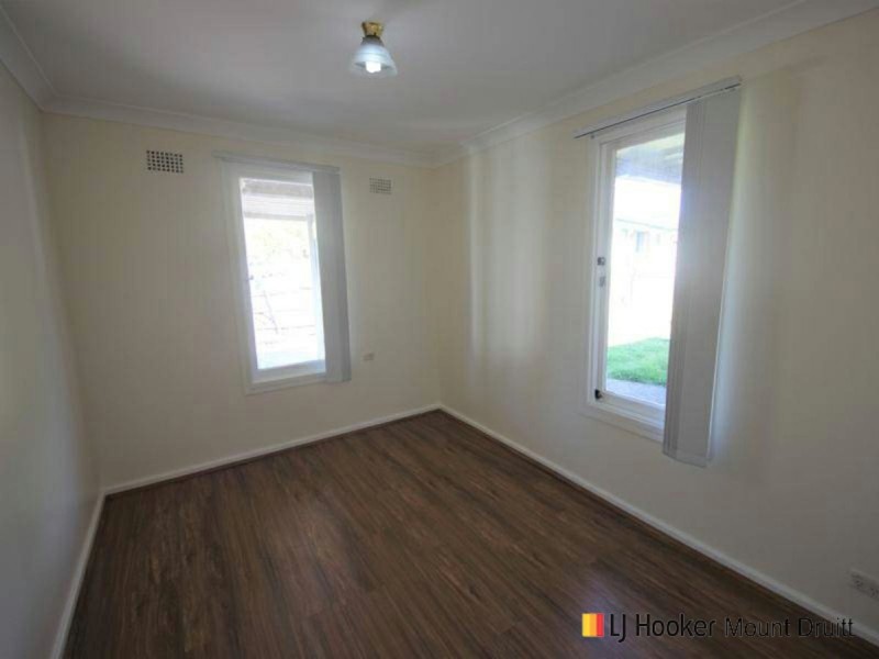 33 Captain Cook Drive, Willmot NSW 2770