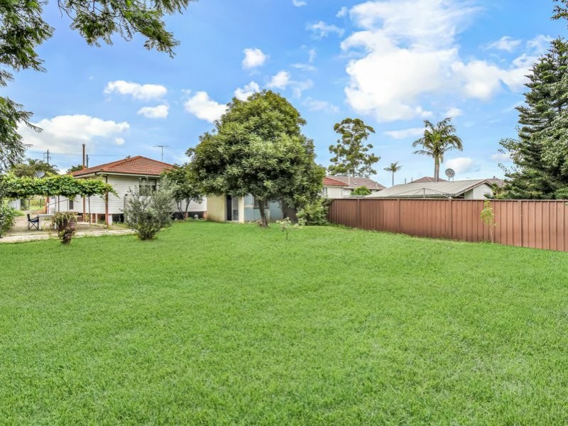 8 Salamaua Road, Whalan NSW 2770