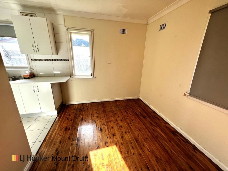 36 Wangaroa Crescent, Lethbridge Park NSW 2770