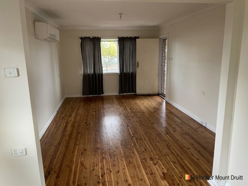 36 Wangaroa Crescent, Lethbridge Park NSW 2770