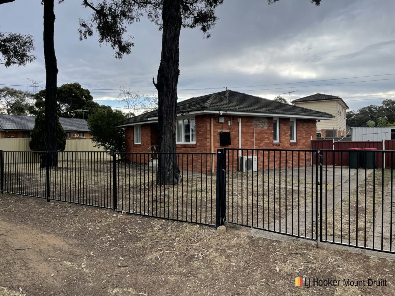 36 Wangaroa Crescent, Lethbridge Park NSW 2770