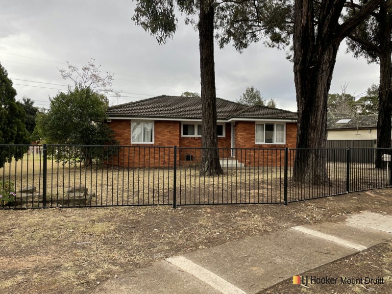 36 Wangaroa Crescent, Lethbridge Park NSW 2770