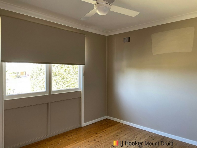 42 Manila Road, Lethbridge Park NSW 2770