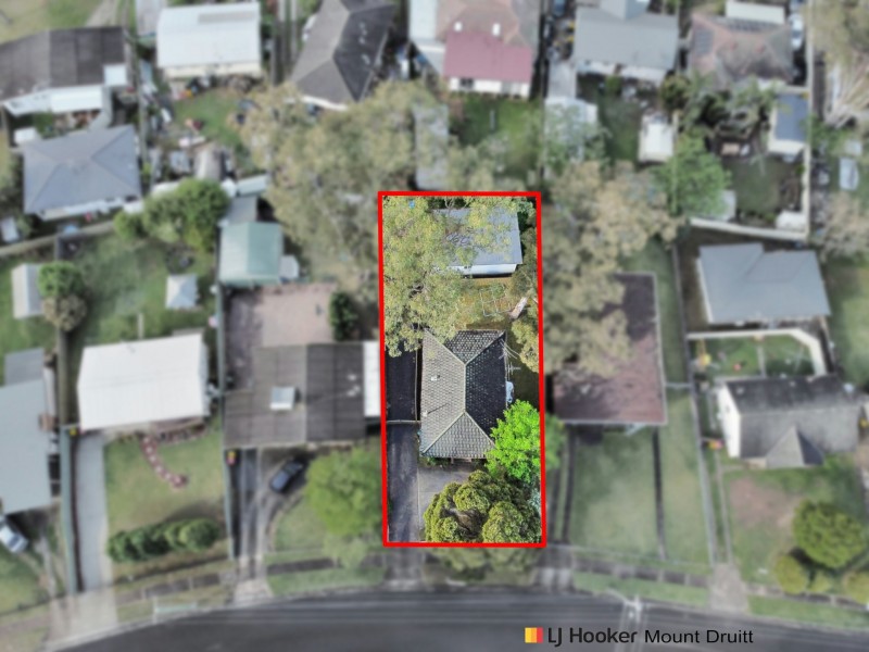 10 & 10a Tairora Street, Whalan NSW 2770