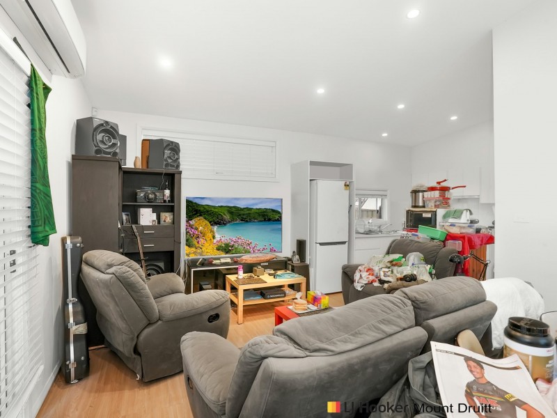 10 & 10a Tairora Street, Whalan NSW 2770