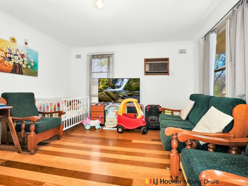 10 & 10a Tairora Street, Whalan NSW 2770