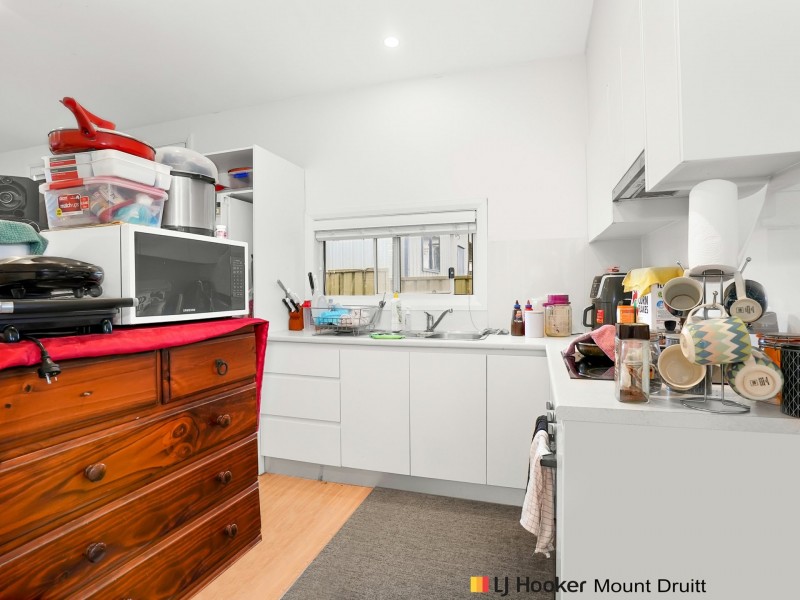 10 & 10a Tairora Street, Whalan NSW 2770