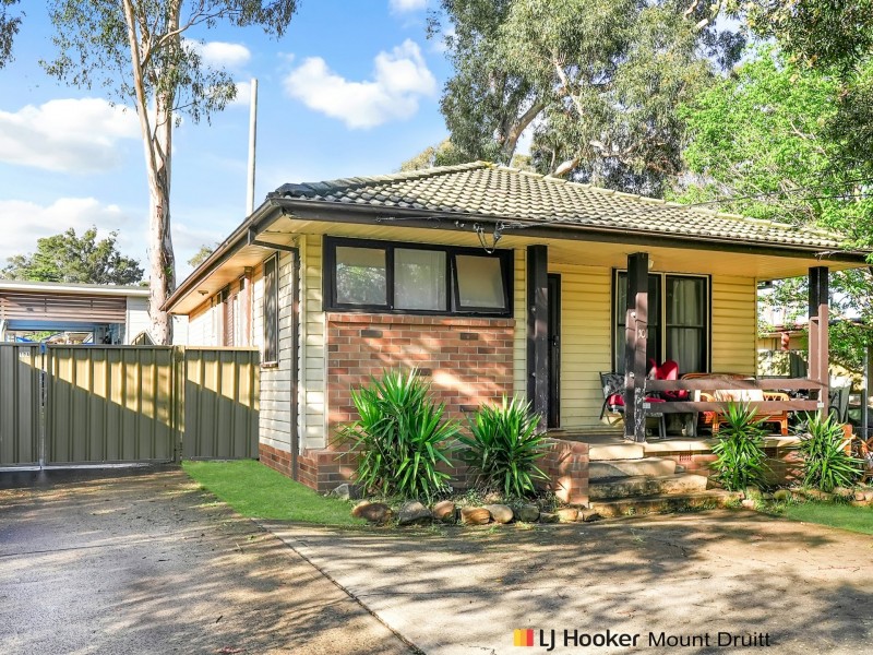 10 & 10a Tairora Street, Whalan NSW 2770