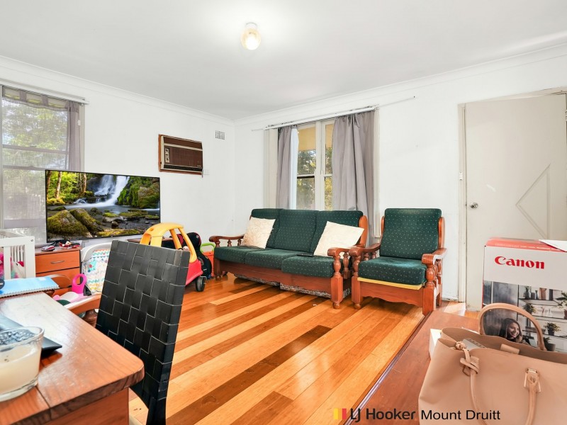 10 & 10a Tairora Street, Whalan NSW 2770