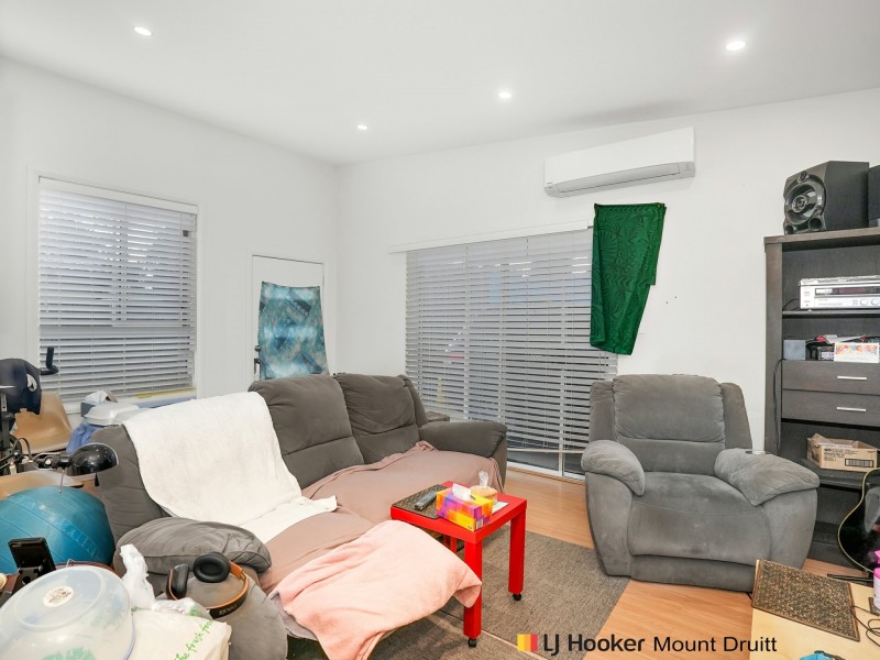 10 & 10a Tairora Street, Whalan NSW 2770