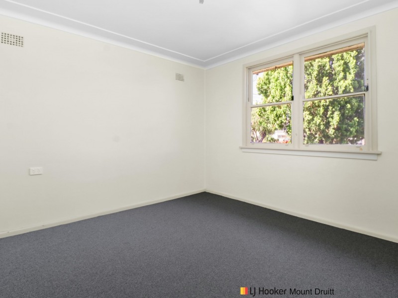 18 Finisterre Avenue, Whalan NSW 2770