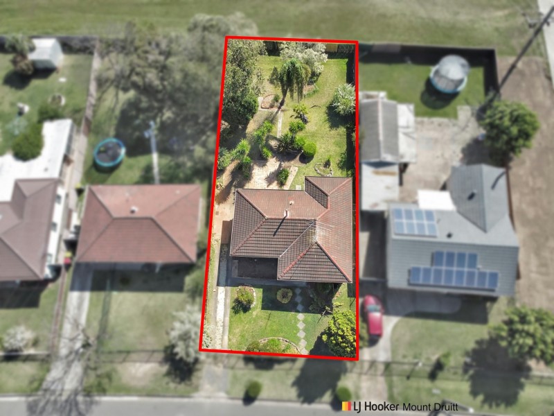 18 Finisterre Avenue, Whalan NSW 2770