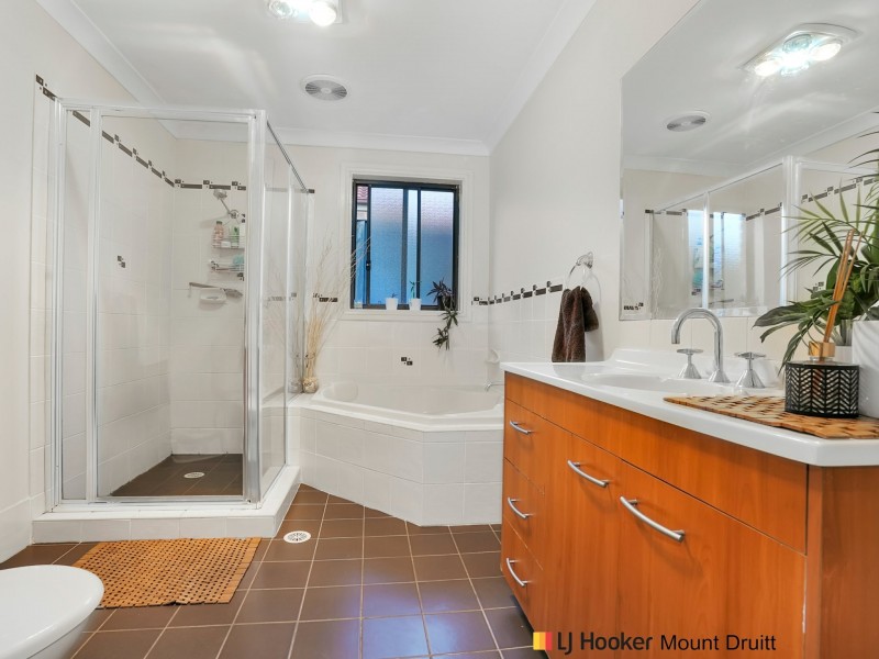 37 Parkwood Street, Plumpton NSW 2761