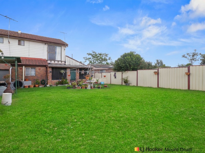 16 Bulolo Drive, Whalan NSW 2770