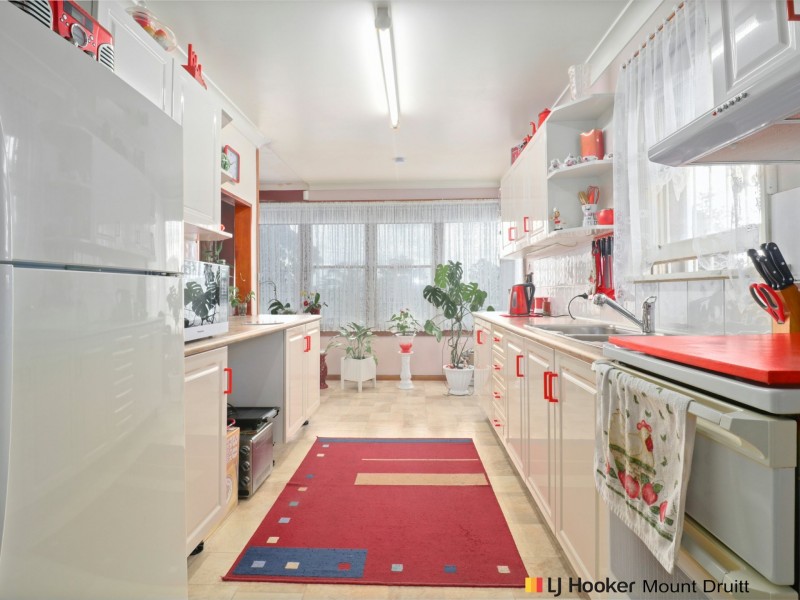 16 Bulolo Drive, Whalan NSW 2770