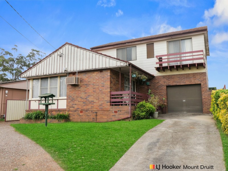 16 Bulolo Drive, Whalan NSW 2770