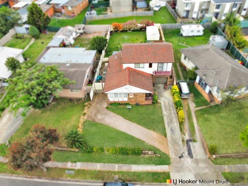 16 Bulolo Drive, Whalan NSW 2770