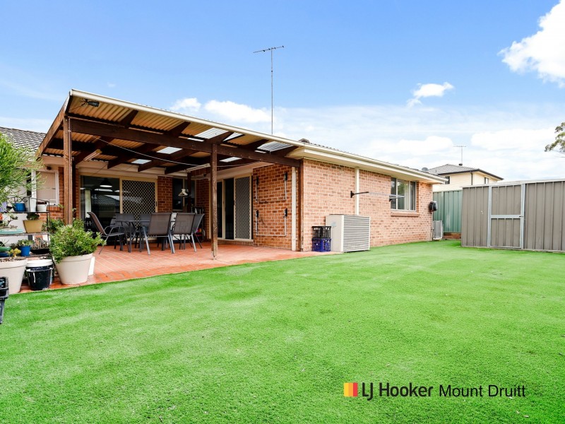 8 Kew Place, Dharruk NSW 2770