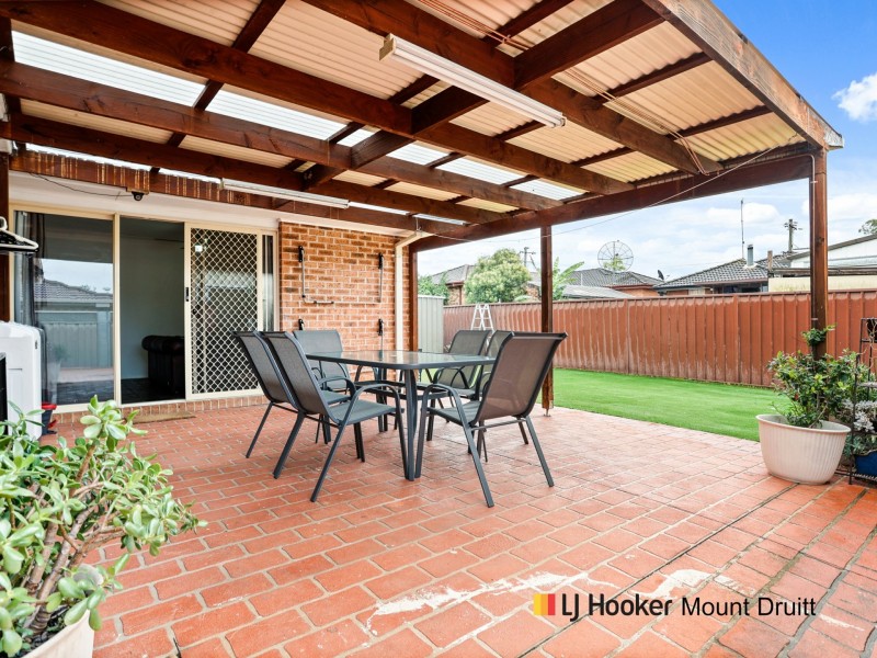 8 Kew Place, Dharruk NSW 2770