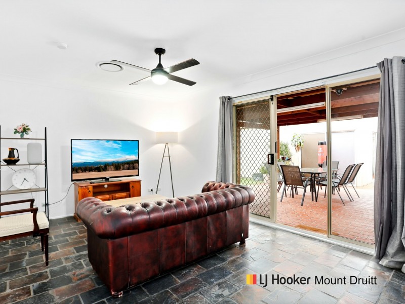 8 Kew Place, Dharruk NSW 2770