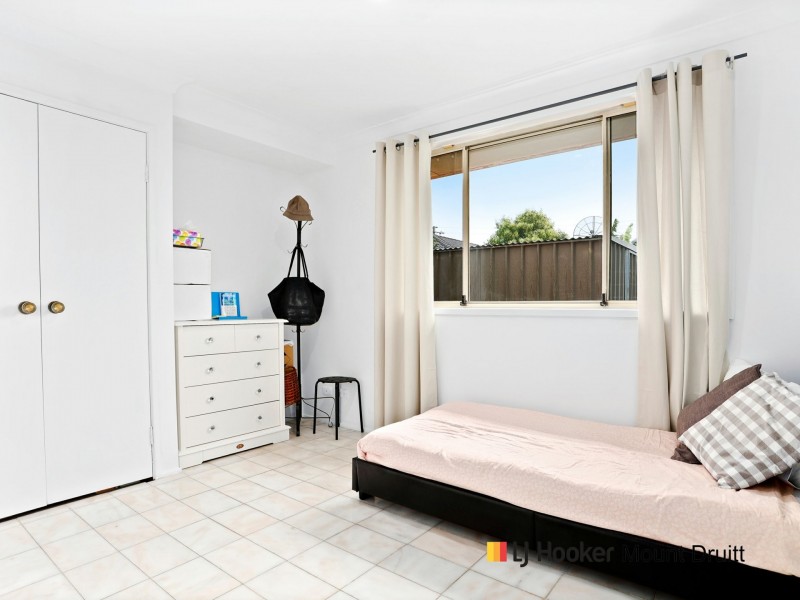 8 Kew Place, Dharruk NSW 2770