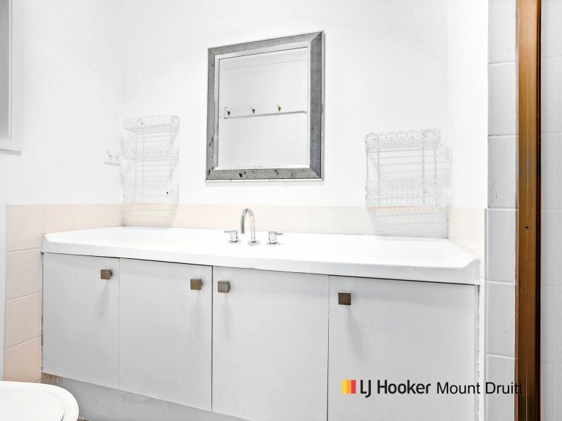 8 Kew Place, Dharruk NSW 2770