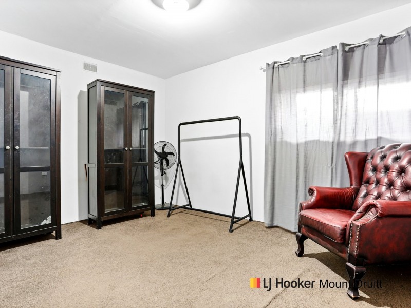 8 Kew Place, Dharruk NSW 2770