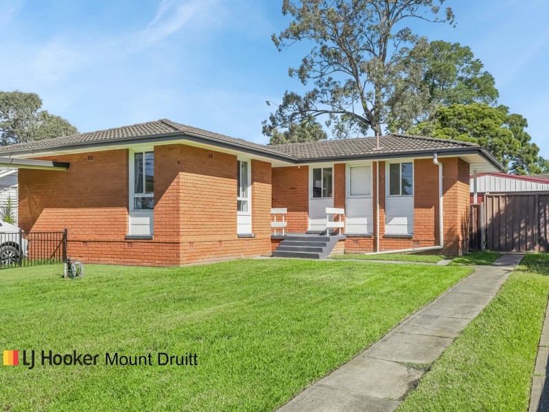 52 & 52a Roebuck Crescent, Willmot NSW 2770