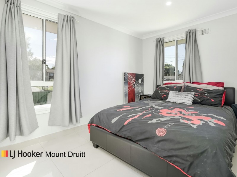 52 & 52a Roebuck Crescent, Willmot NSW 2770