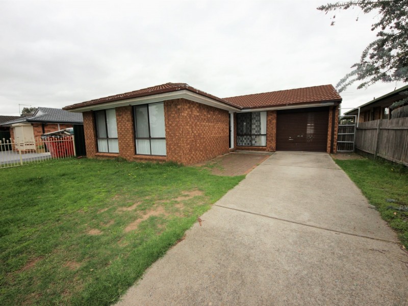 33 Dryden Avenue, Oakhurst NSW 2761