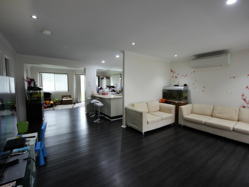 33 Dryden Avenue, Oakhurst NSW 2761