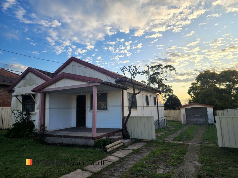 35 Balmoral St, Blacktown NSW 2148