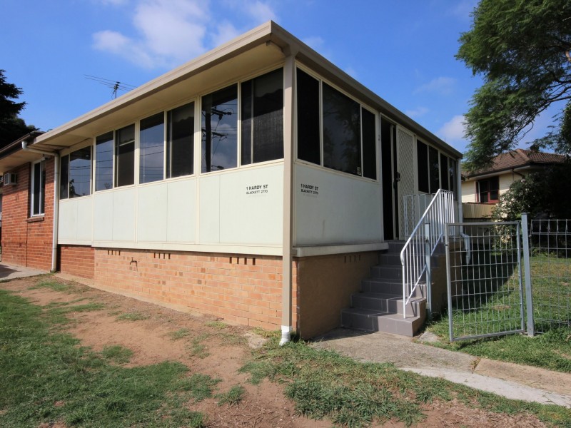1 Hardy Street, Blackett NSW 2770