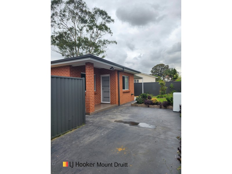 16a Samoa Pl, Lethbridge Park NSW 2770