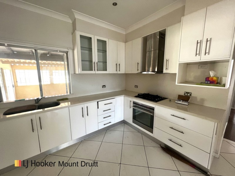 64 Canberra St, Oxley Park NSW 2760