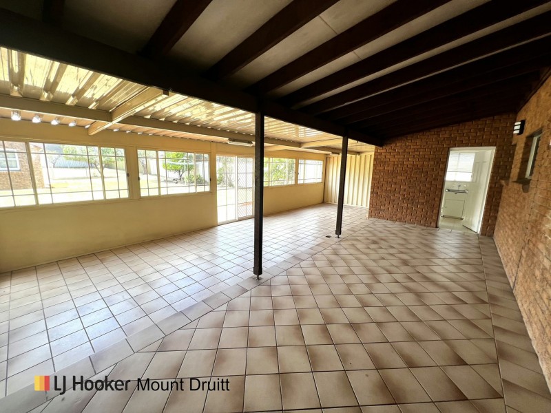 64 Canberra St, Oxley Park NSW 2760