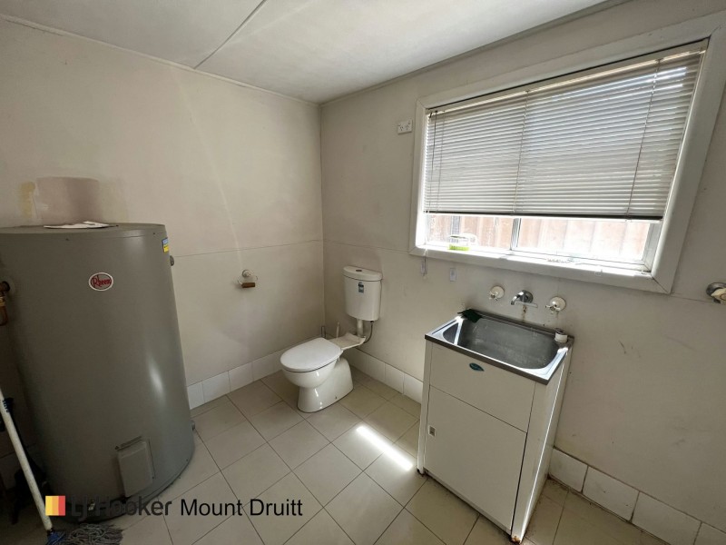 64 Canberra St, Oxley Park NSW 2760
