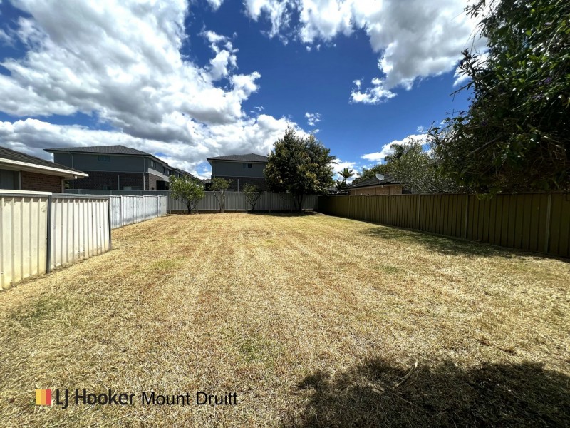 64 Canberra St, Oxley Park NSW 2760