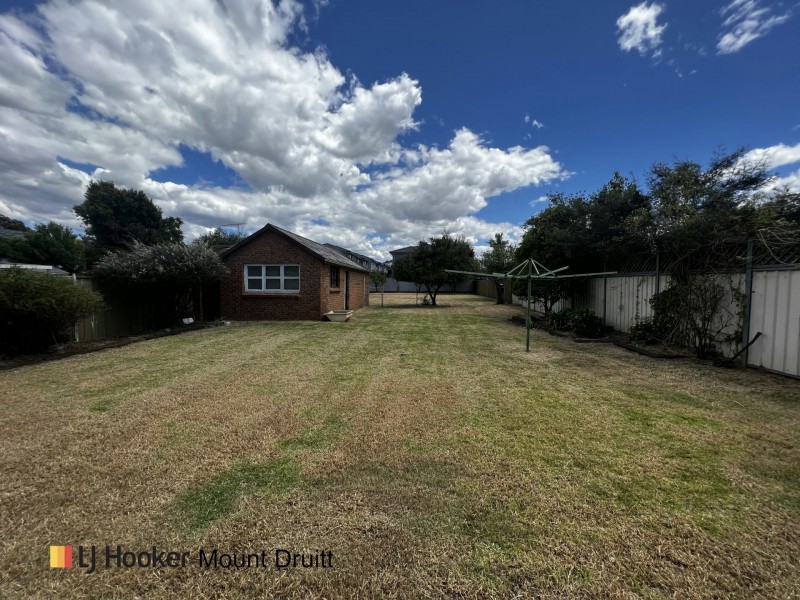64 Canberra St, Oxley Park NSW 2760