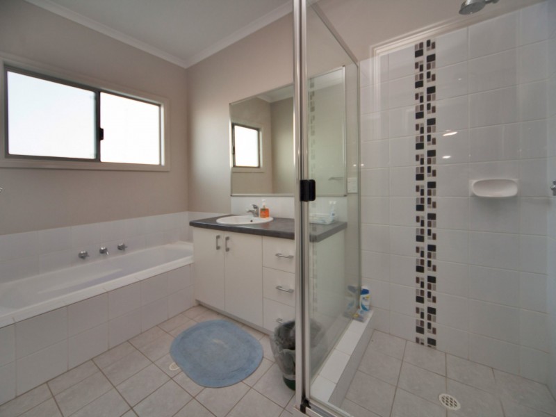 4 Yirrawari Street, Baynton WA 6714