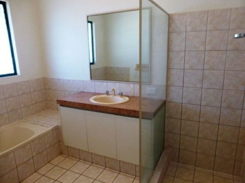 2 Mcwhirter Way, Baynton WA 6714